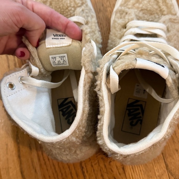 ✨ Vans Sk8-Hi Cozy Hug Sherpa Sneakers – Cream Fleece Mojave – Women’s 9 ✨ - Picture 7 of 7